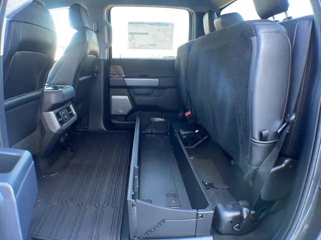 2026 Ford Super Duty F-350 SRW Lariat FX4 618A - Photo 24