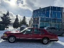 1994 Lincoln Town Car - Photo 2