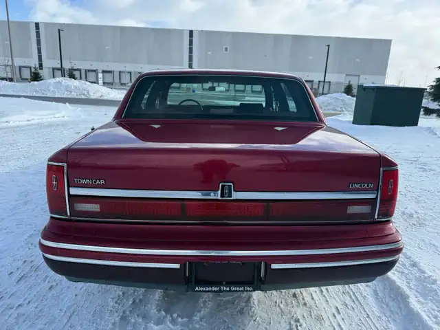 1994 Lincoln Town Car - Photo 8