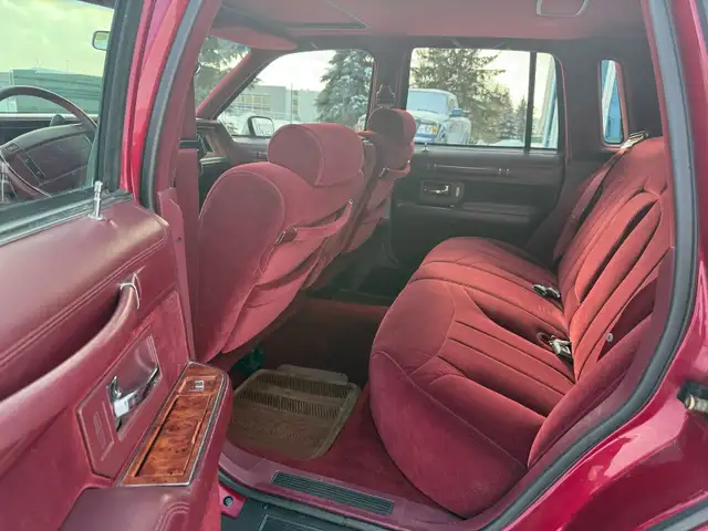 1994 Lincoln Town Car - Photo 10
