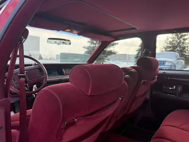 1994 Lincoln Town Car - Photo 11