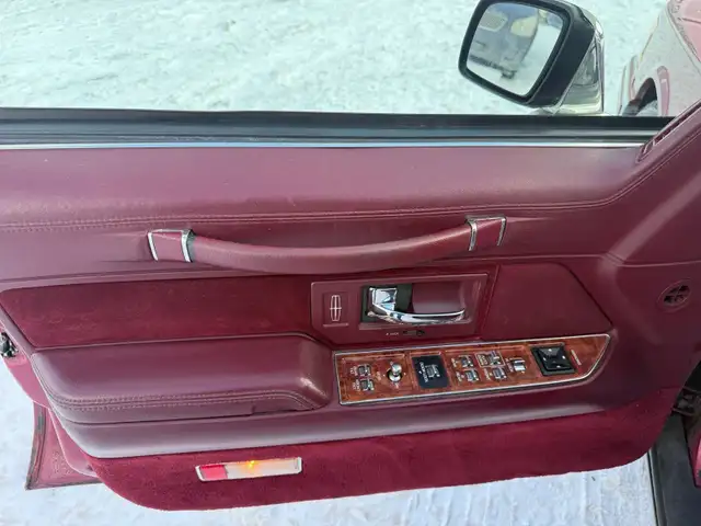 1994 Lincoln Town Car - Photo 13