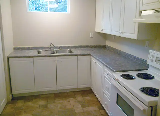 2 bedroom basement with laundry - Photo 2