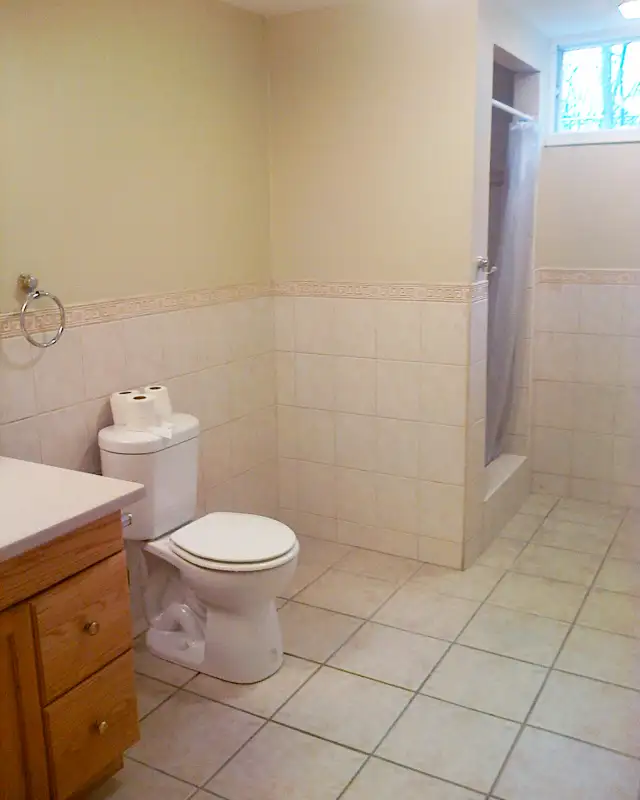 2 bedroom basement with laundry - Photo 8
