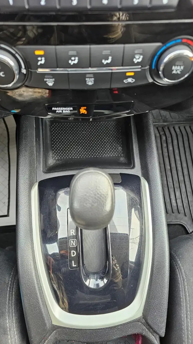 2014 Nissan Rogue S AWD - Photo 15