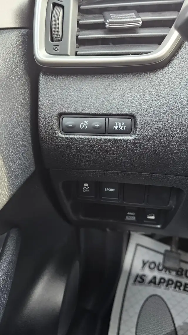 2014 Nissan Rogue S AWD - Photo 20