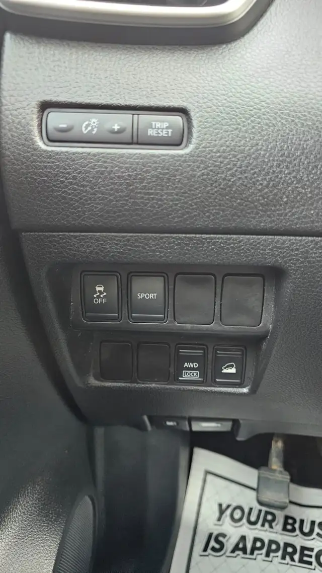 2014 Nissan Rogue S AWD - Photo 23