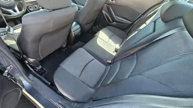 2015 Mazda MAZDA3 GS - Photo 11