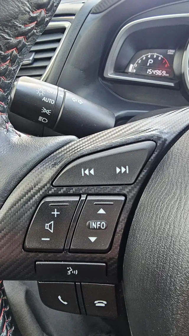 2015 Mazda MAZDA3 GS - Photo 17