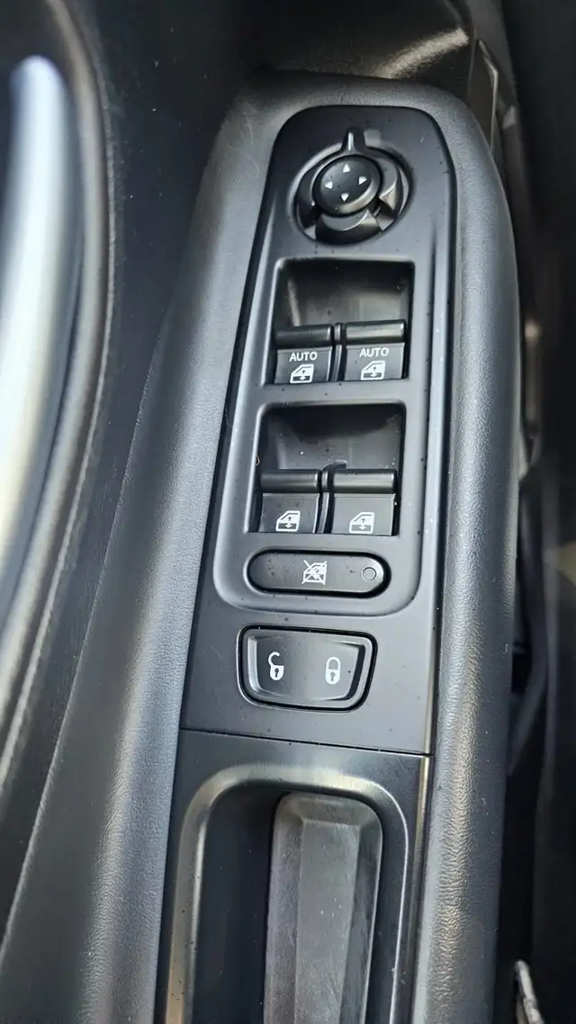 2018 Jeep Renegade Limited - Photo 24