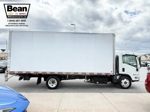 2022 Isuzu NRR - Photo 8