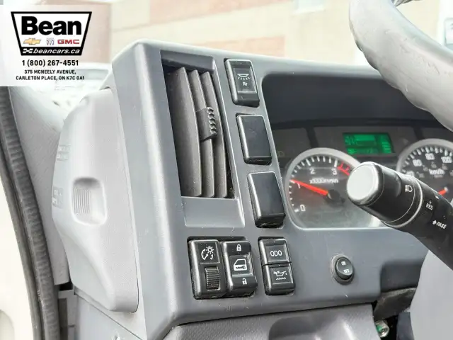 2022 Isuzu NRR - Photo 16