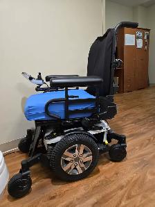 Quantum Edge Power Chair - Photo 3