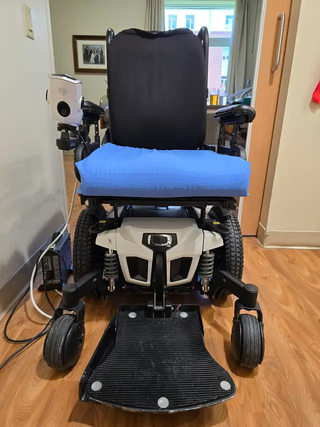 Quantum Edge Power Chair - Photo 7