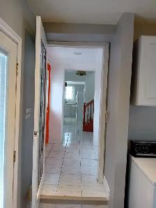 Niagara Falls 2-3 Bedroom APTS in a house all inclusive - Photo 3