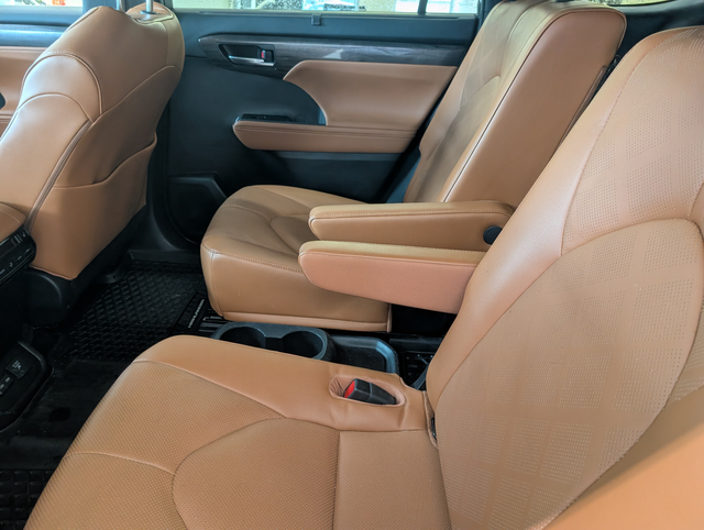 2023 Toyota Highlander hybrid LIMITED AWD, - Photo 11