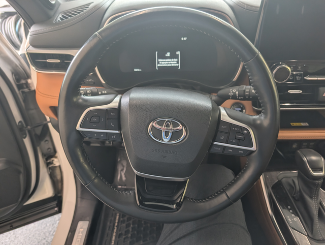 2023 Toyota Highlander hybrid LIMITED AWD, - Photo 17