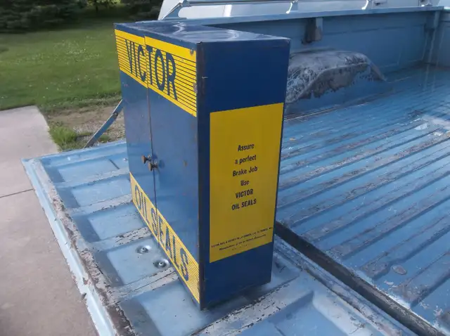 Vintage Victor oil seals cabinet ..... antique shop collectible - Photo 4