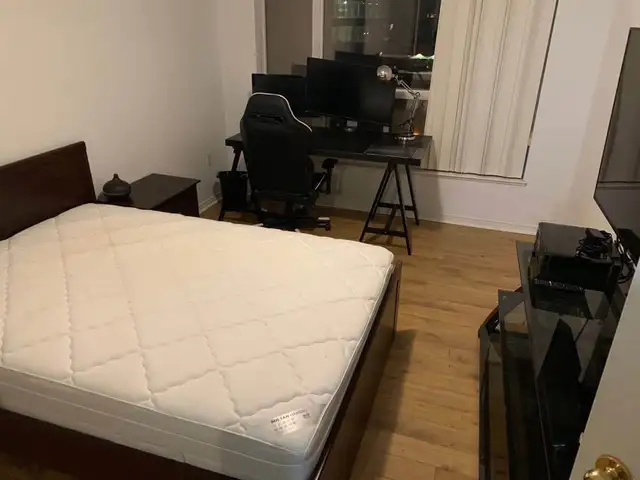 Downtown Toronto 3BR 2BA Condo Near UofT | Furnished   Parking - Photo 4