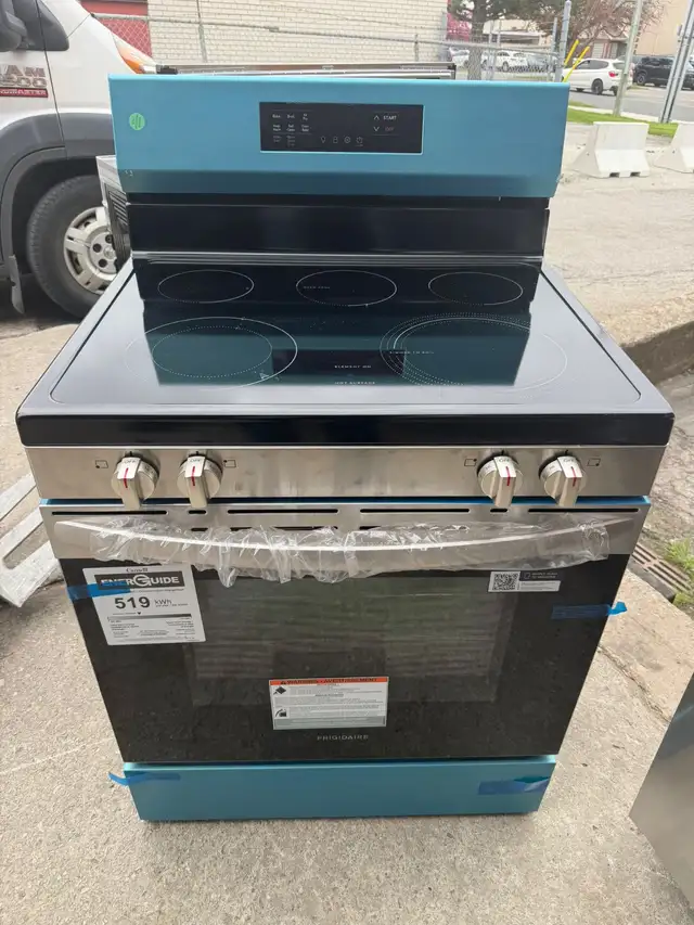 Stove - 30' Frigidaire 5.3 Cu ft FCFE308C  - Electric Range - SS