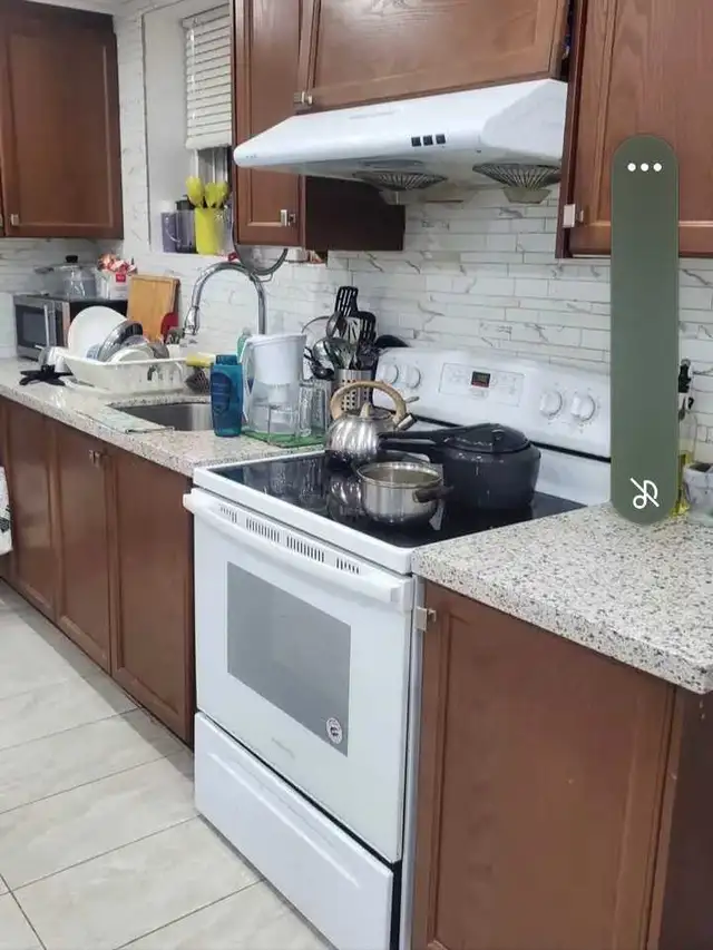 Beautiful Legal 2 bedroom basement available for rent!! - Photo 3