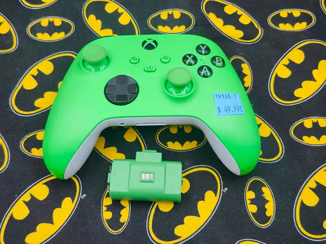 Xbox One Wireless Controller - W/ 2 Battery Packs (#19165)