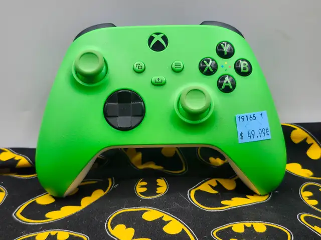 Xbox One Wireless Controller - W/ 2 Battery Packs (#19165) - Photo 2