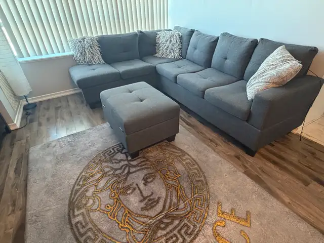 Sectional couch L shape in grey color, mint condition - Photo 2