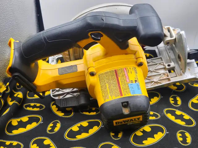 DeWalt DCS391 6-1/2' Cordless Circular Saw (#18608) - Photo 3