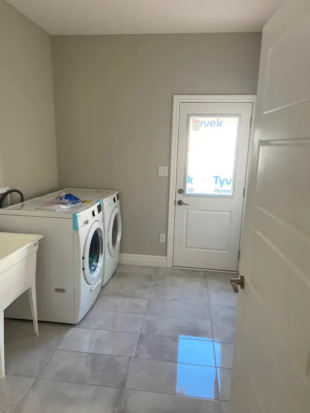 Room for rent - Photo 3