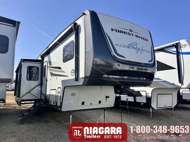 2025 FOREST RIVER ROCKWOOD SIGNATURE 378BH