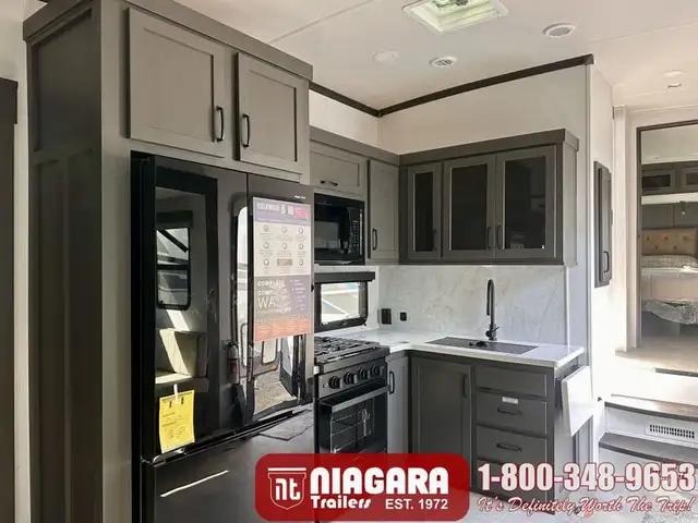 2025 FOREST RIVER ROCKWOOD SIGNATURE 378BH - Photo 17
