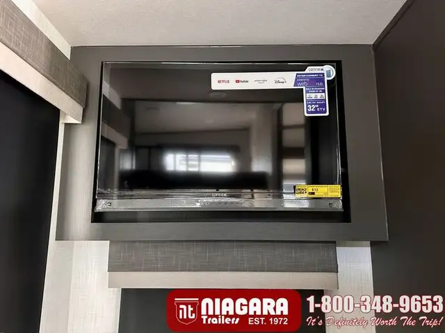 2025 FOREST RIVER ROCKWOOD SIGNATURE 378BH - Photo 19