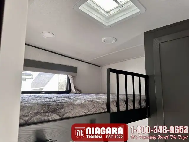 2025 FOREST RIVER ROCKWOOD SIGNATURE 378BH - Photo 21