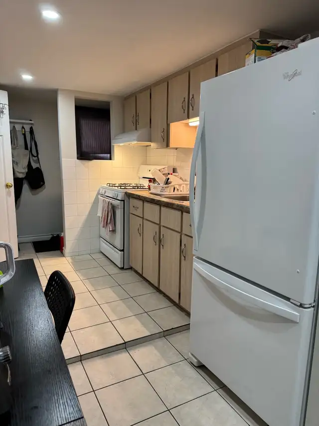East Downtown (Woodbine/Danforth) ONE bdrm $1350 - Photo 4