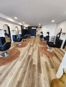 2 Hairstylist chair rental and 1 esthetic room available - Photo 2