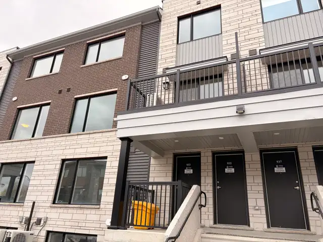 2 Bedroom Condo Kanata - June 1st