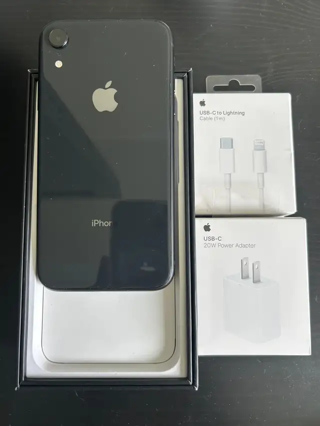 iPhone XR 64gb Airpods/Charger Set/Delivery