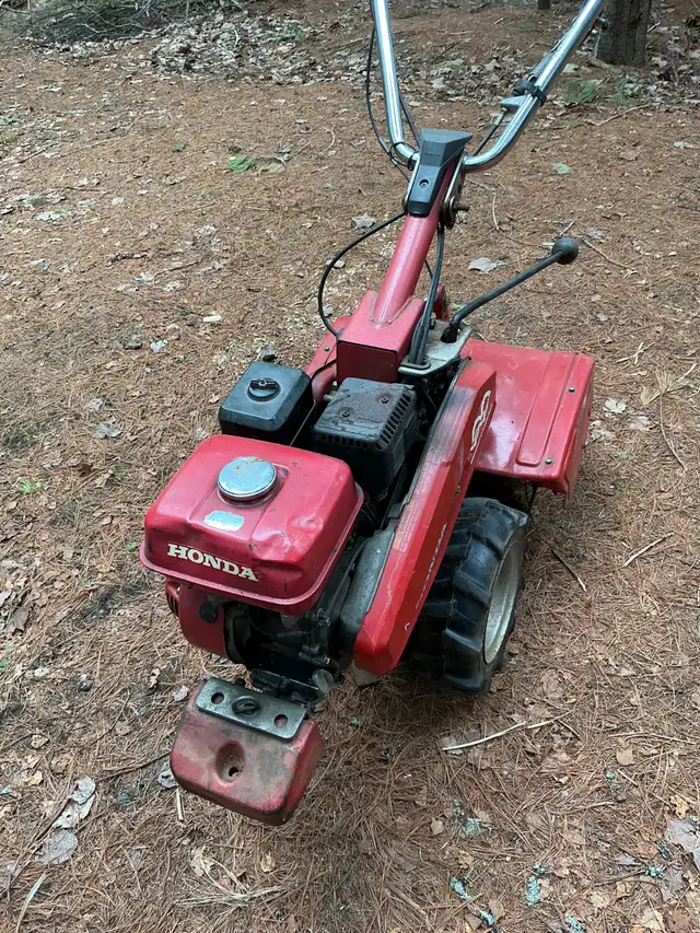 Honda Rear Tine Tiller - Photo 2