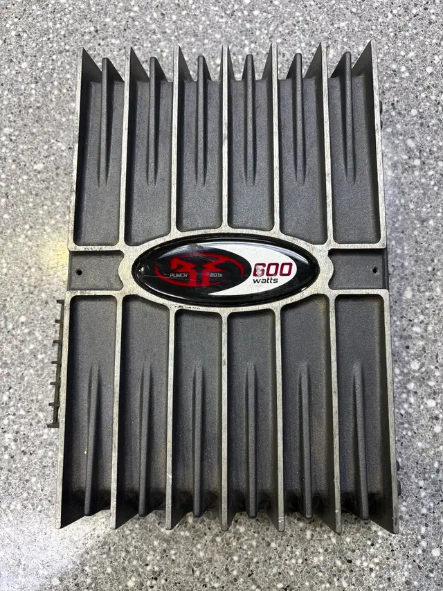 Rockford Fosgate Punch 201s 600 watt amplifier