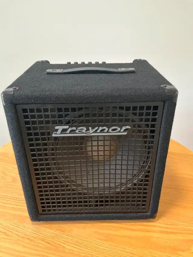 TRAYNOR SB112 200 WATT BASS COMBO