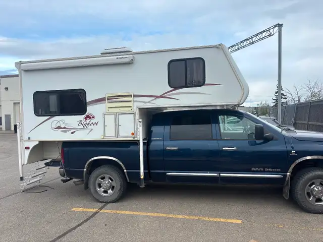 2002 Bigfoot camper