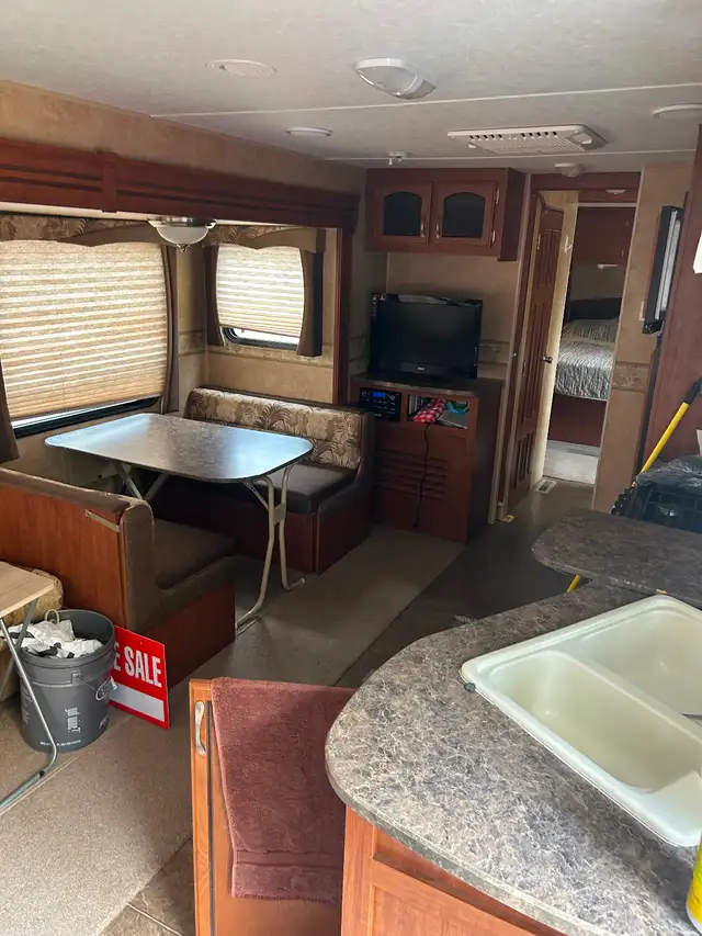 2011 jayco 29rls camper located at villars bay - Photo 3