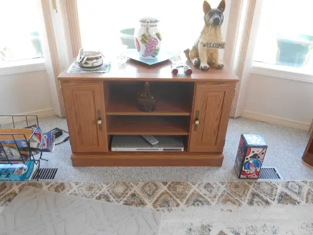 Furniture to give away. Lac Ste. Anne area. Alberta Beach area. - Photo 2