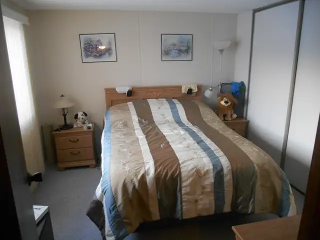 Furniture to give away. Lac Ste. Anne area. Alberta Beach area. - Photo 9
