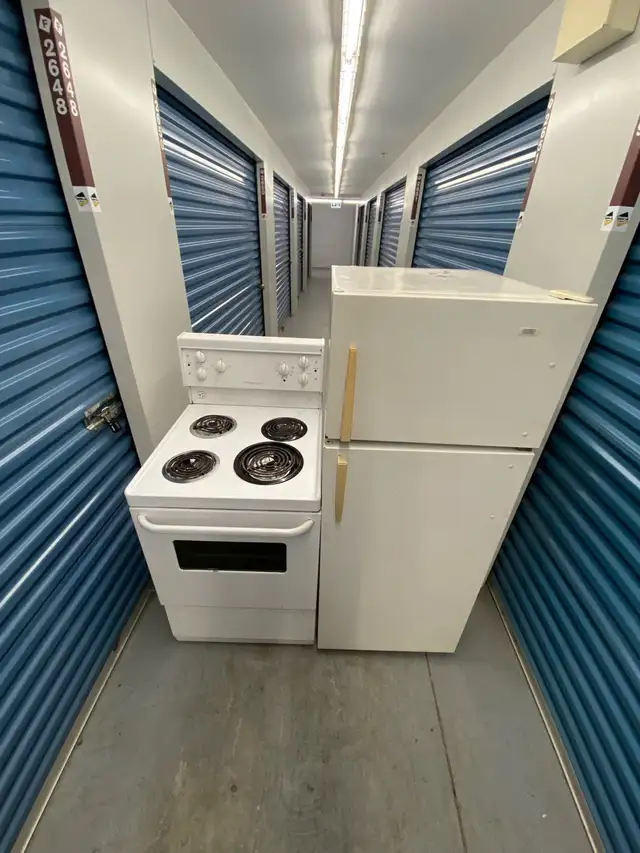 WHITE FRIDGE N STOVE