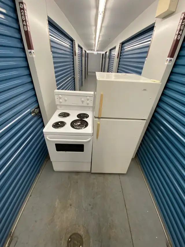 WHITE FRIDGE N STOVE - Photo 7