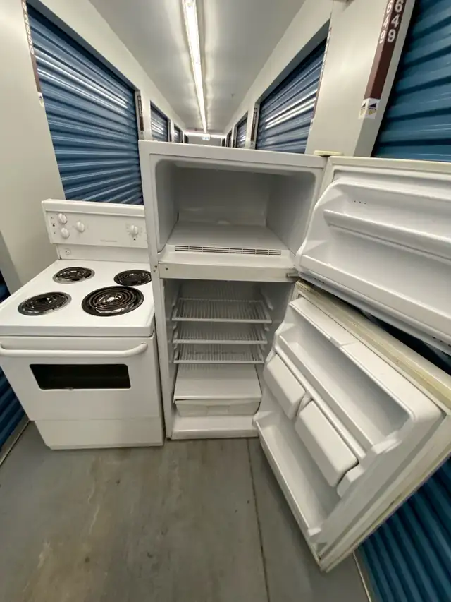 WHITE FRIDGE N STOVE - Photo 8