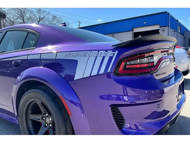 2023 Dodge Charger Scat Pack Super Bee 6.4L HEMI V8 RWD - Photo 14