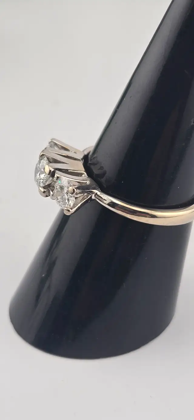 18KT 3-Stones White Gold Diamond Ring,3.99g, Size 6.75 (#7495) - Photo 6